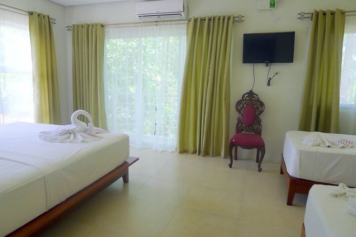 Room 22 of 35