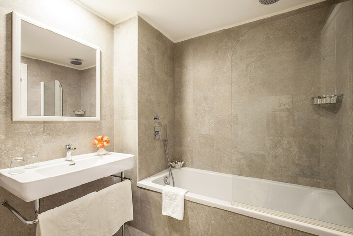 Room 15 of 31