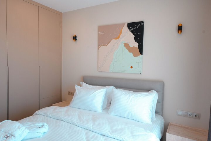 Room 8 of 61