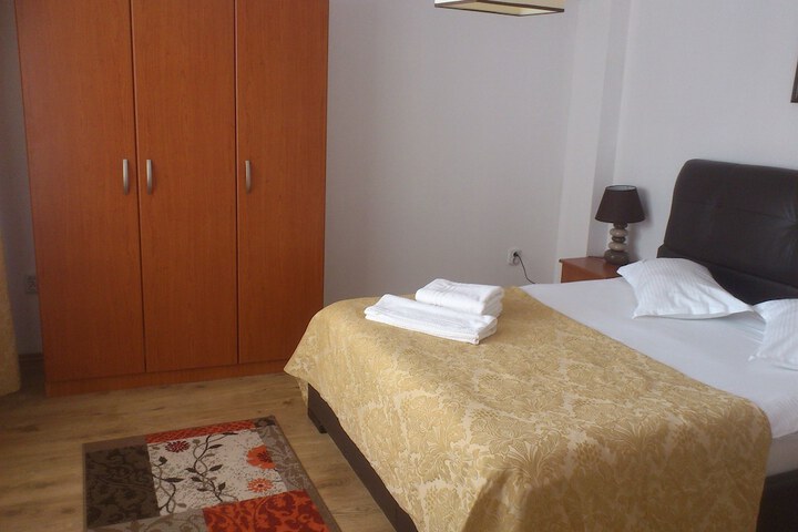 Room 7 of 40