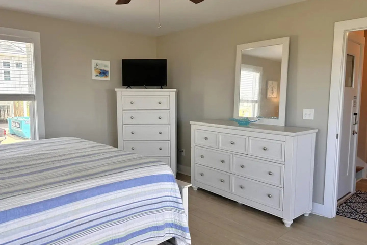 Room 4 of 24