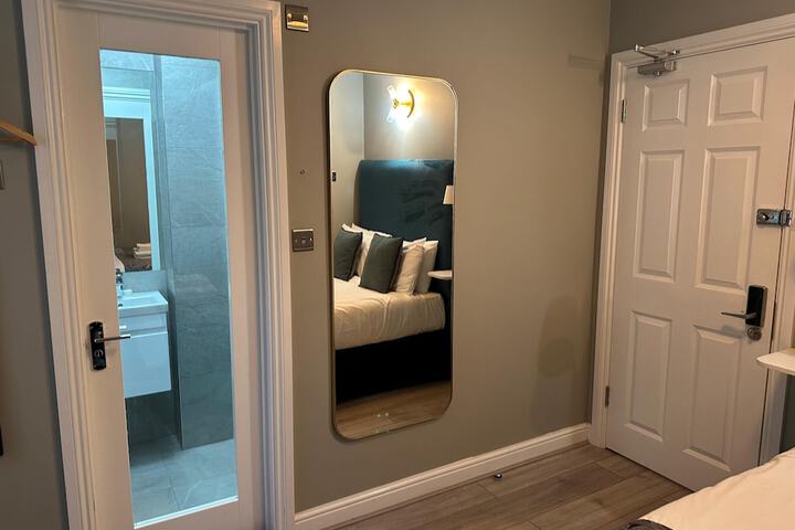Room 49 of 89