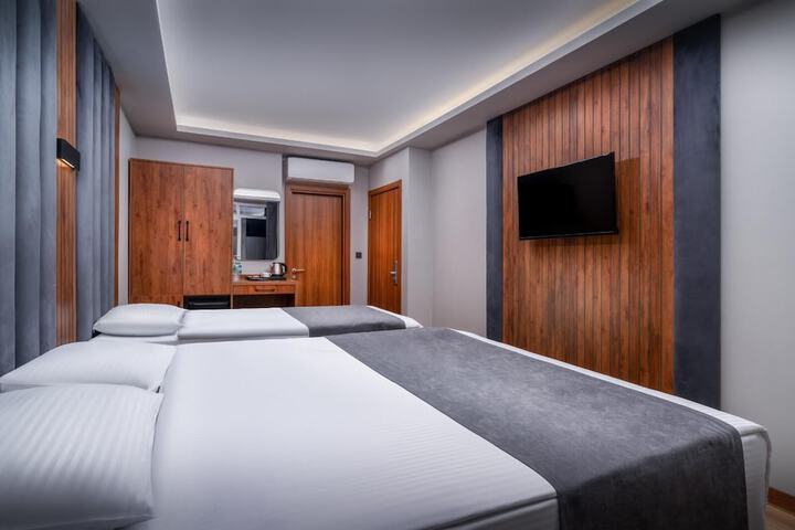 Room 30 of 50