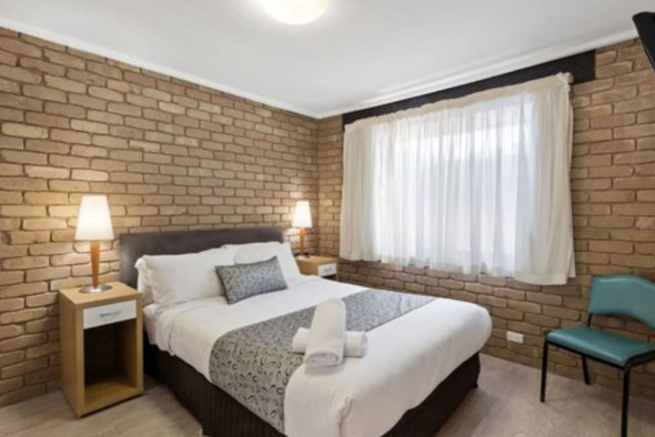Room 20 of 99