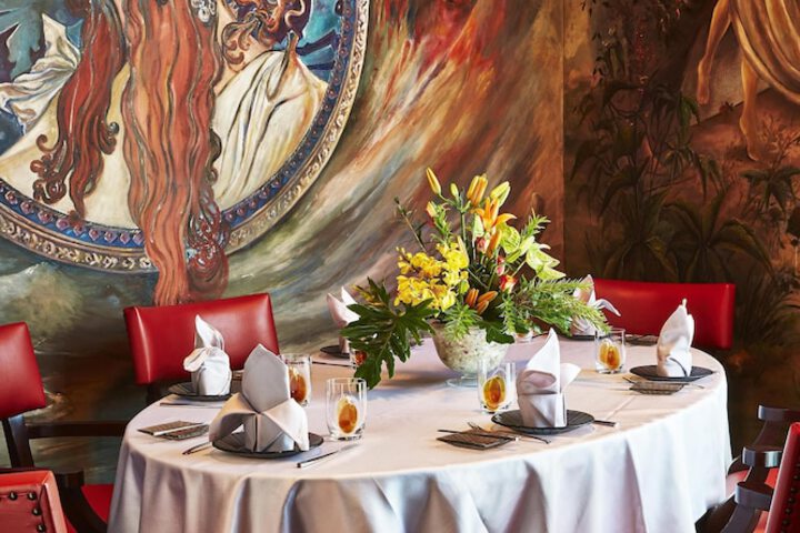 Dining 159 of 208