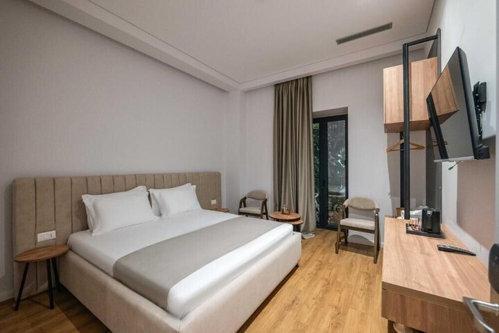 Room 95 of 189
