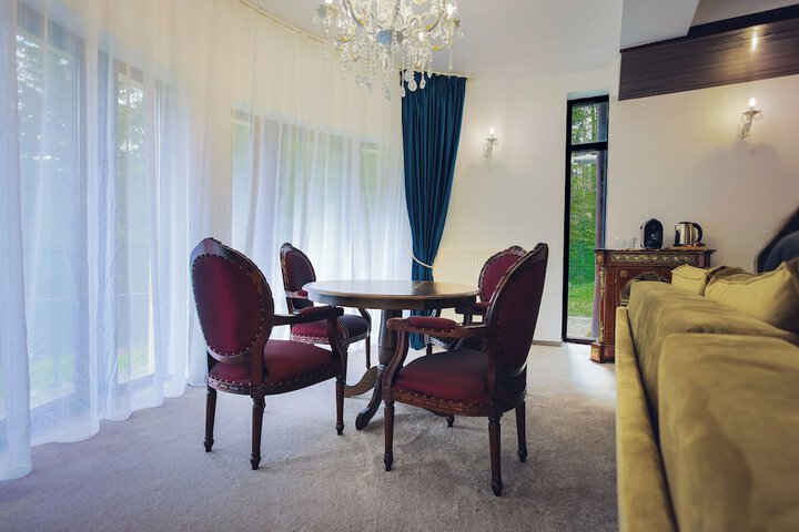 Room 40 of 70