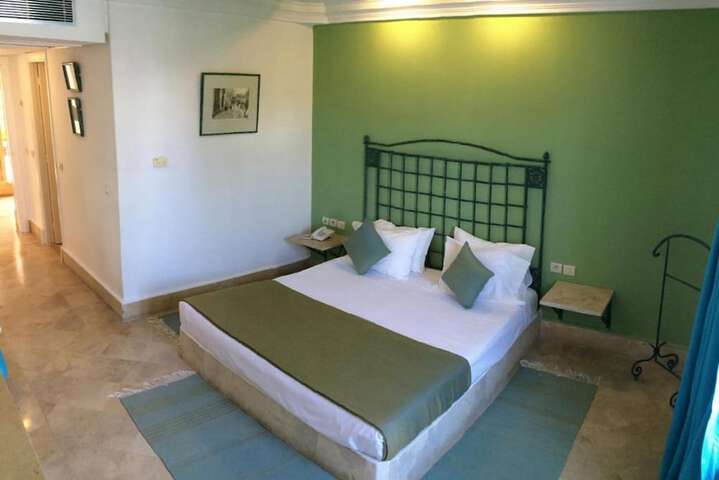 Room 7 of 34