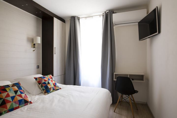 Room 12 of 86
