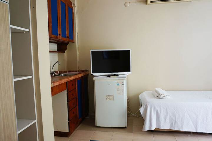 Room 4 of 139