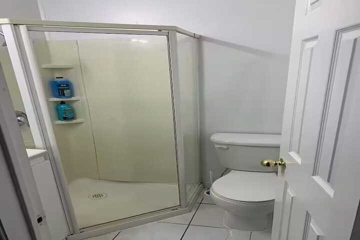 Room 4 of 6