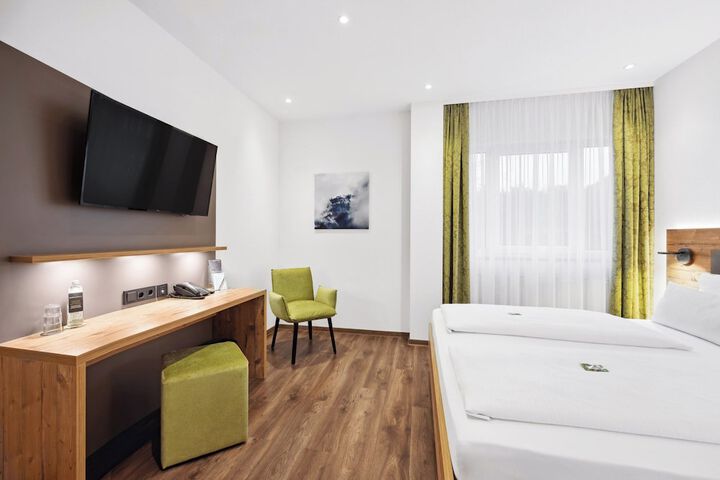 Room 8 of 44