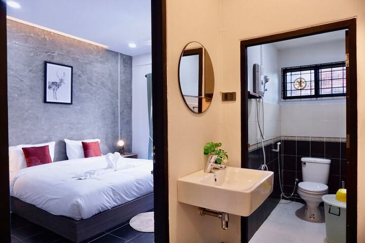 Room 35 of 167