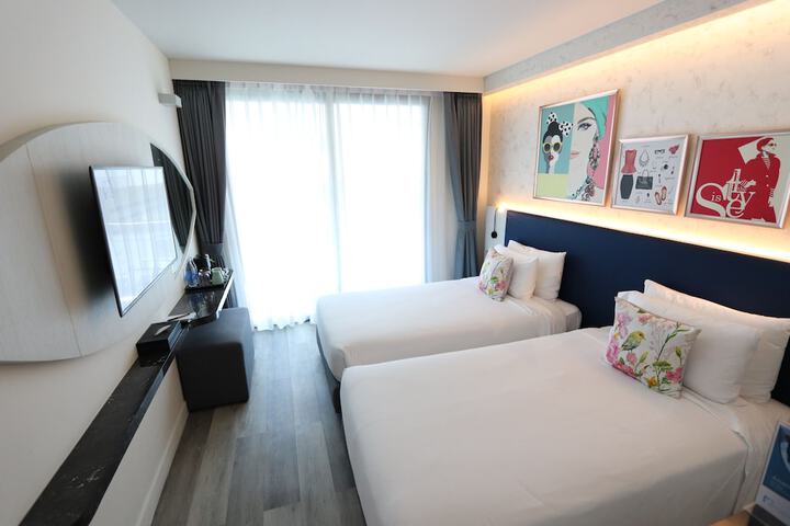 Room 11 of 158