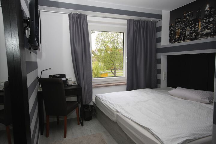 Room 28 of 72