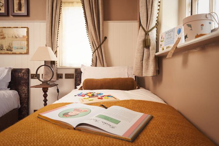 Room 15 of 76