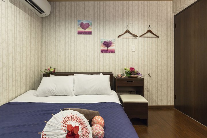 Room 8 of 55