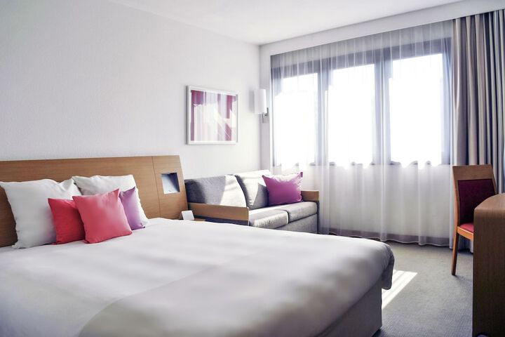 Room 10 of 141