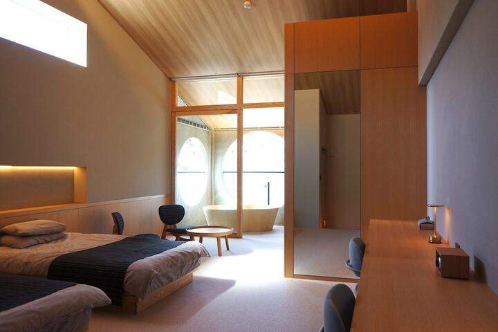 Room 5 of 19