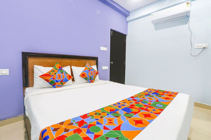 Room 11 of 24