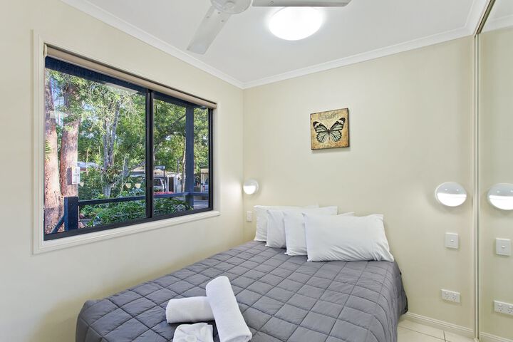 Room 5 of 38