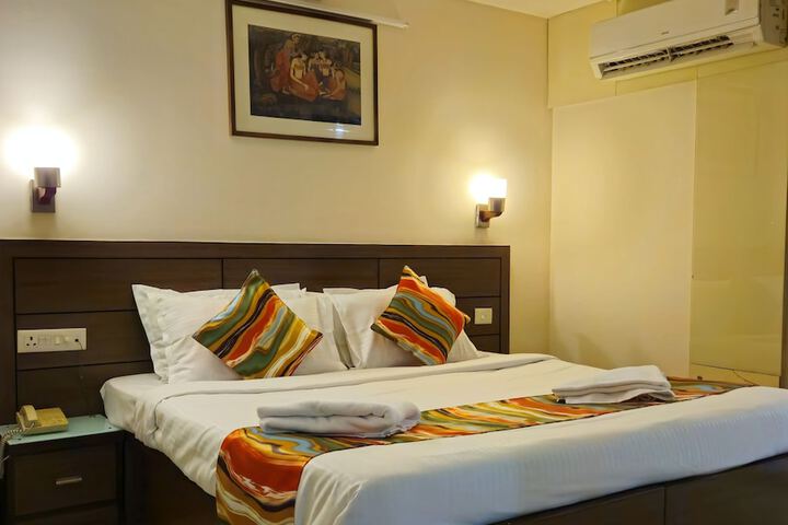 Room 4 of 24