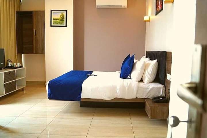 Room 7 of 29