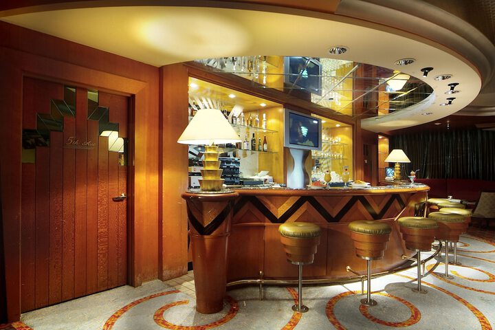 Lounge 71 of 78