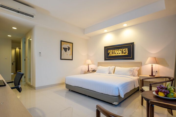 Room 8 of 24