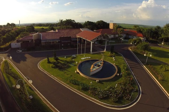 Hotel Exterior 64 of 70