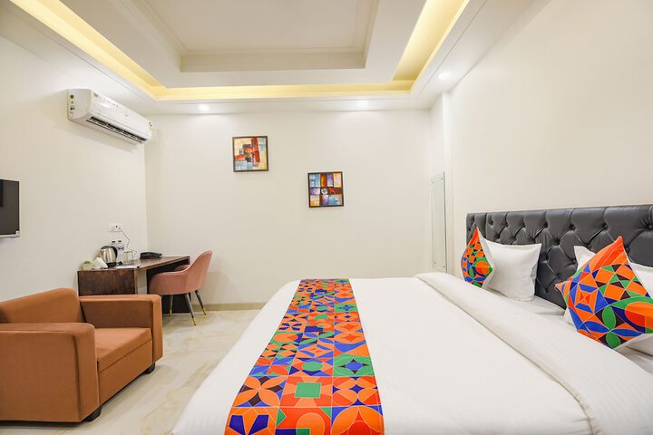 Room 16 of 28
