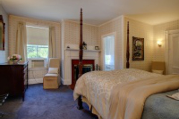 Room 42 of 408