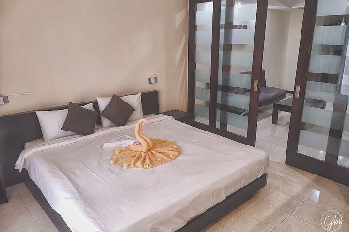 Room 8 of 34