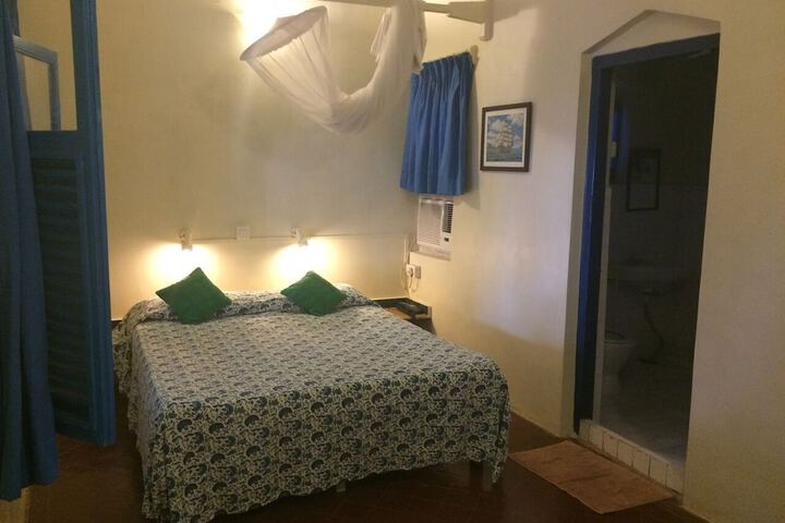 Room 30 of 233