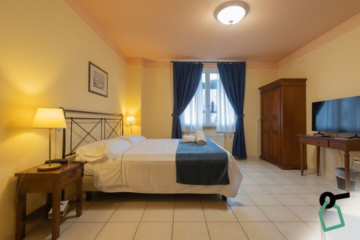 Room 8 of 40