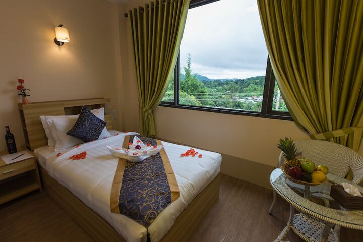Room 6 of 22