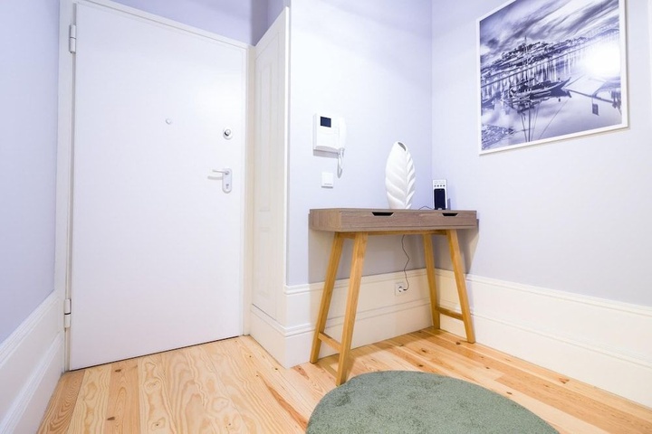 Room 5 of 10