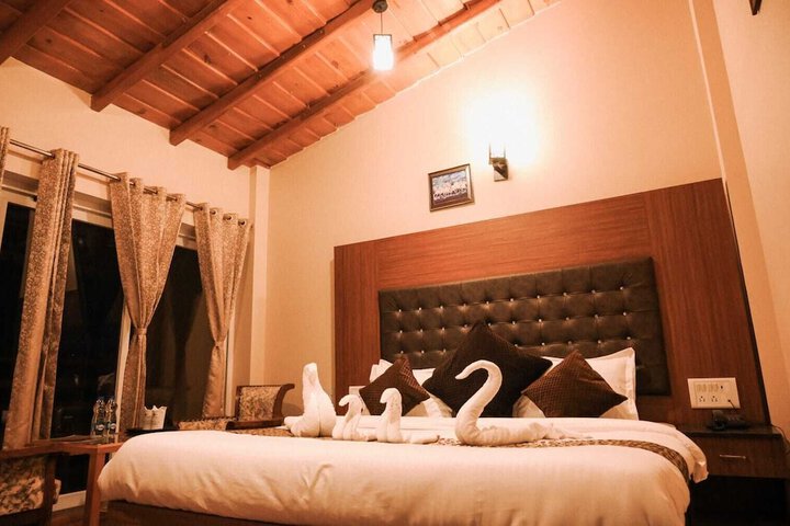 Room 4 of 28
