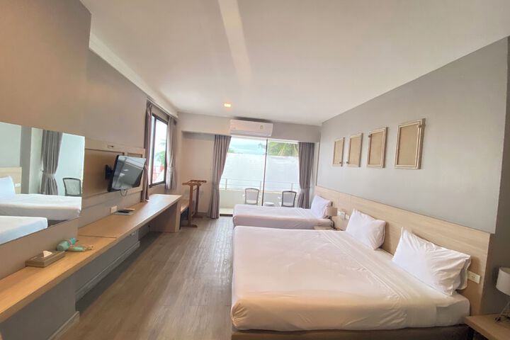 Room 17 of 66