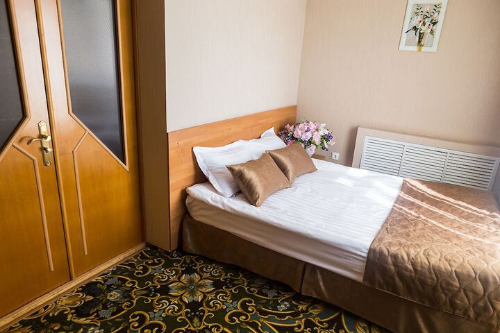 Room 19 of 48