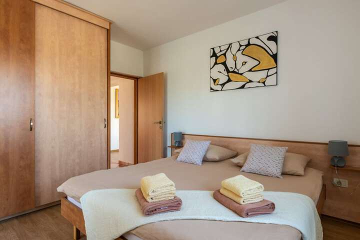Room 6 of 41