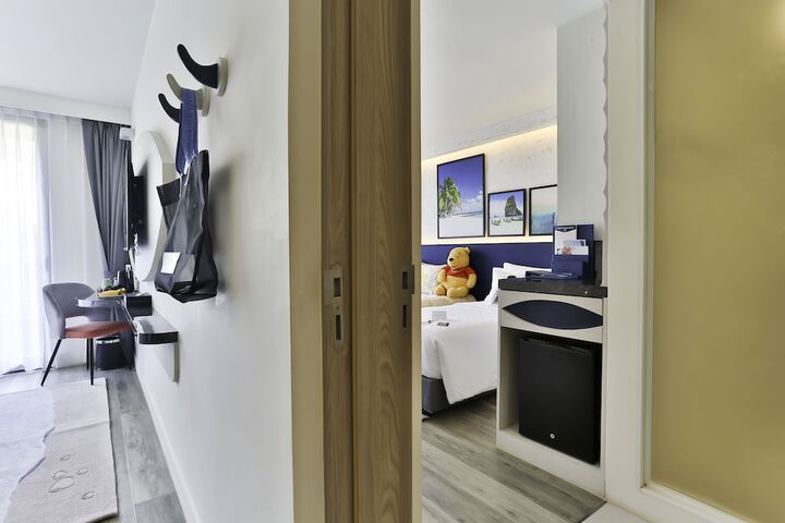 Room 45 of 158