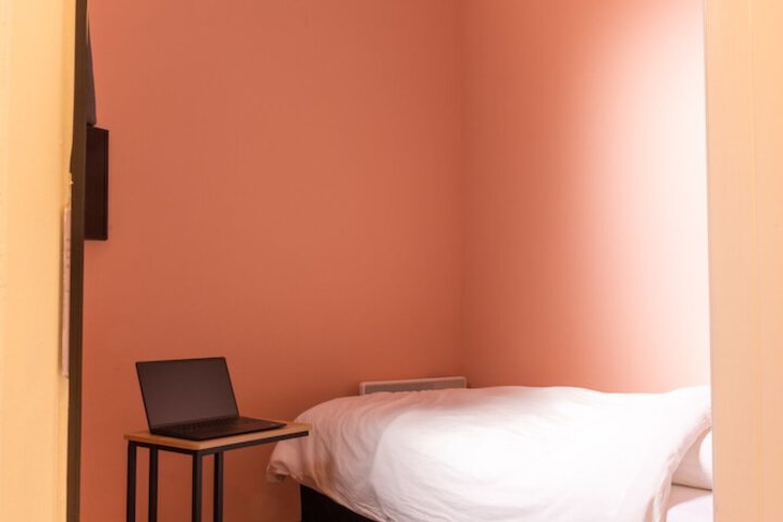 Room 16 of 21