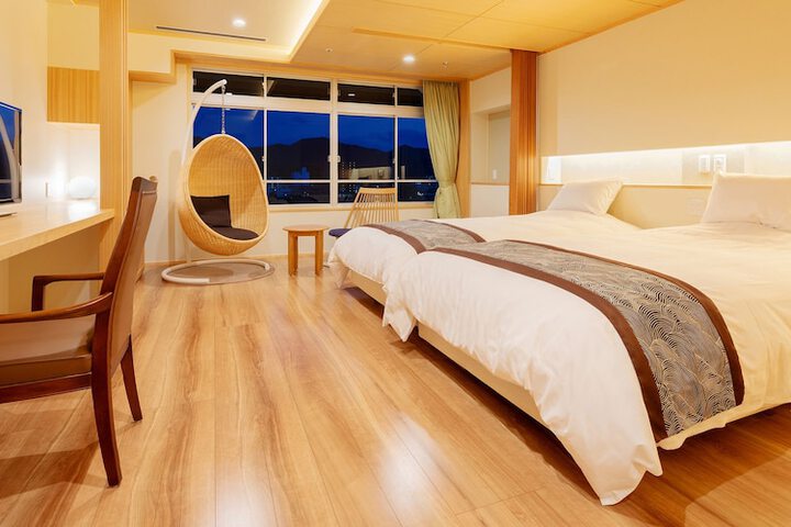 Room 8 of 65