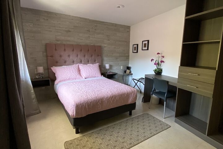 Room 8 of 31