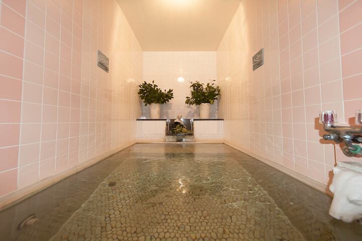 Room 19 of 77