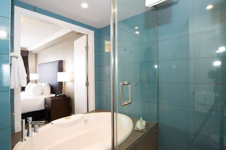 Jetted tub