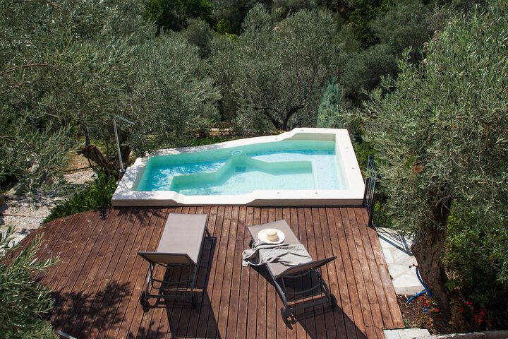 Pool 128 of 183
