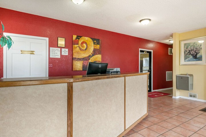 Hotel Interior 4 of 27