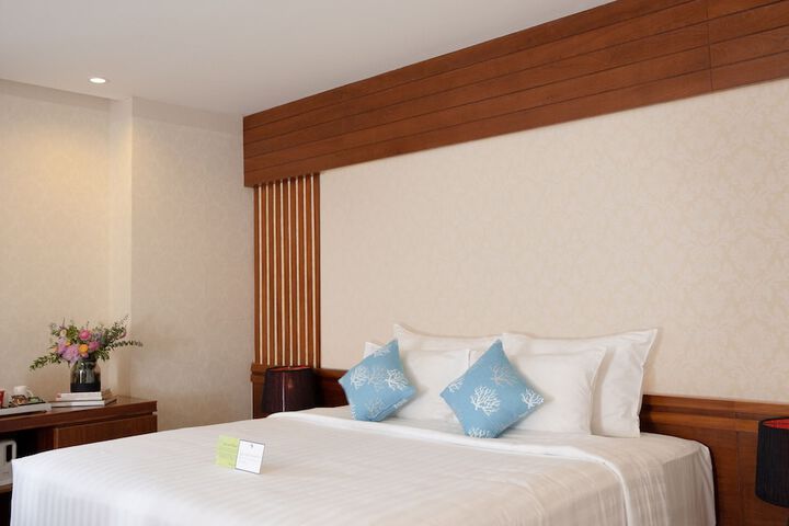 Room 14 of 108